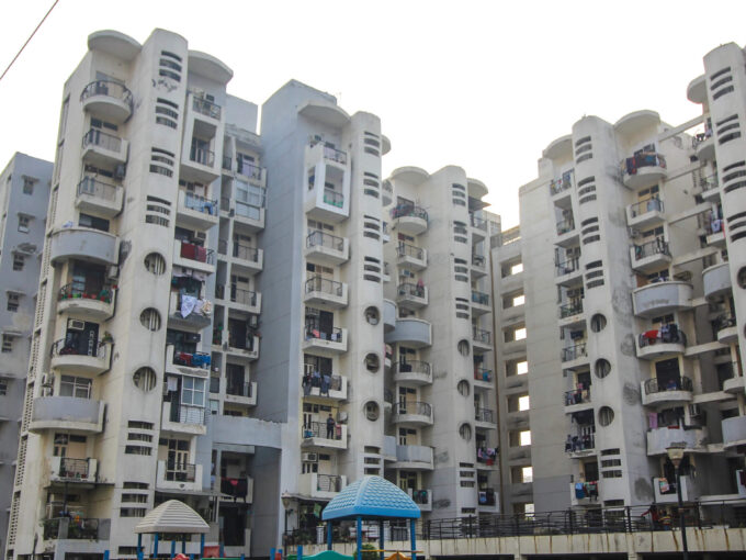 2BHK – Tower triangle wood OMAXE height – For Sale
